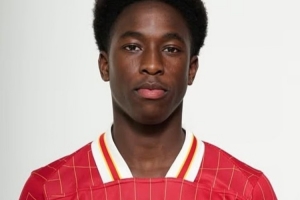 15歲已踢過U21聯賽！郵報：阿森納切爾西想挖15歲利物浦邊鋒阿貝